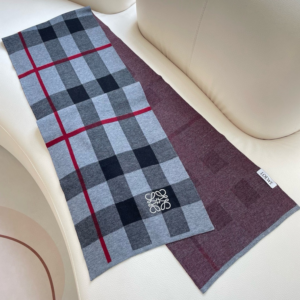 Loewe Winter scarf
NO:WS299 Material:
