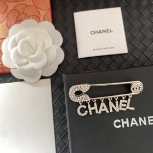 C353 silver Chanel Brooch NO:C353 silver Material:copper