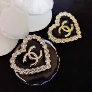 Chanel Brooch NO:YWFKLM-068 Material:Zinc Alloy