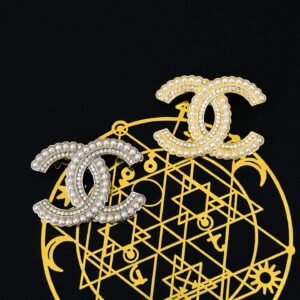 Chanel Brooch NO:YWFKLM-158 Material:Zinc Alloy