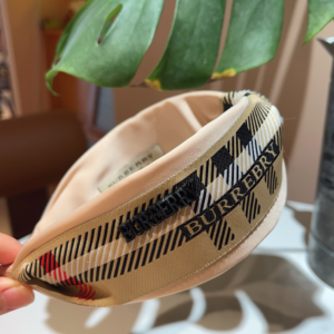 Burberry Hair band
NO:FG461 Material:Poly