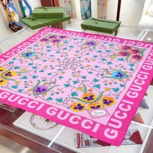Gucci Squre scarf
NO:SF1051 Material:real silk