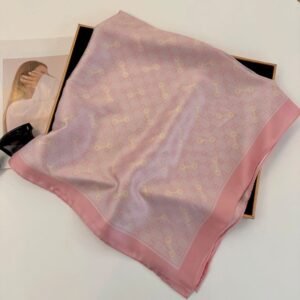 Gucci Squre scarf
NO:SF1044 Material:real silk