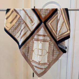 Gucci Squre scarf
NO:SF1043 Material:real silk