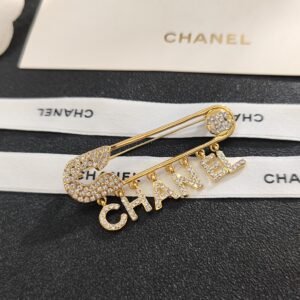 C353 gold Chanel Brooch NO:C353 gold Material:copper