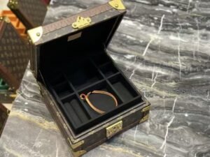 Louis vuitton  NO:102213-6 Material: