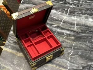 Louis vuitton  NO:102213-5 Material: