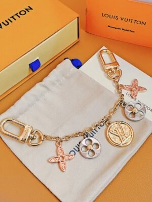 Louis vuitton Louis vuitton Key Chain - M211