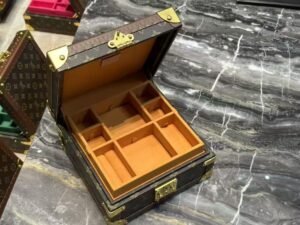 Louis vuitton  NO:102214-2 Material: