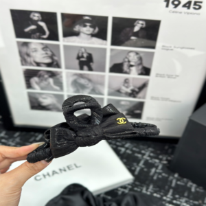 Chanel Hair pin NO:FG0273 Material:Poly