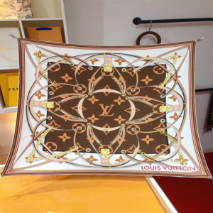 Louis vuitton Square scarf NO:SF0112 Material:real silk
