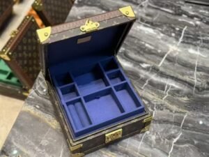 Louis vuitton  NO:102214-4 Material:
