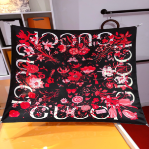 Gucci Square scarf NO:SF1039 Material:real silk