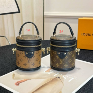 Louis vuitton Coin purse NO:CP-001 Material: