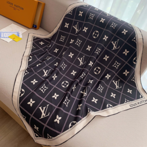 Louis vuitton Square scarf NO:SF1028-1 Material:real silk