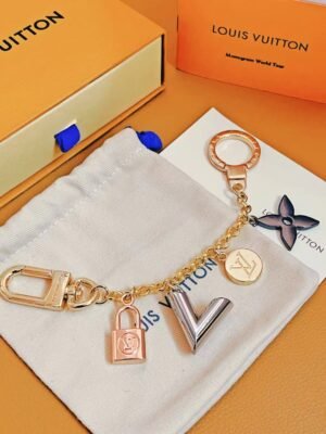 Louis vuitton Louis vuitton Key Chain - D19