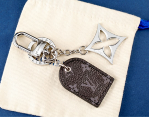 Louis vuitton Key chain M176