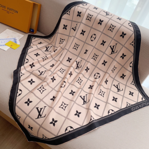 Louis vuitton Square scarf NO:SF1028-2 Material:real silk