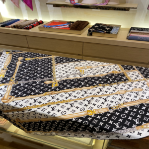 Louis vuitton Square scarf NO:SF1030-1 Material:real silk