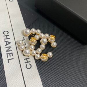 Chanel Brooch NO:C422 gold Material:copper