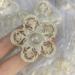 Chanel Brooch NO:Y197932 Material:copper+18k gold