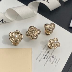 Chanel Brooch NO:C253-XZ Material:copper