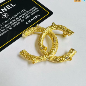 Chanel Brooch NO:YWFK-008 Material:Zinc Alloy