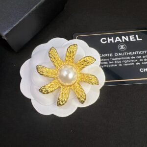 Chanel Brooch NO:C481-XZ Material:copper