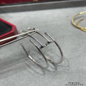 Cartier Earring NO:KN128794-2 Material:V Gold