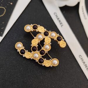 Chanel Brooch NO:C061-XZ Material:copper