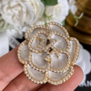 Chanel Brooch NO:C132-XZ Material:copper