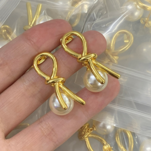 Celine Earring NO:Y157543 Material:copper+18k gold