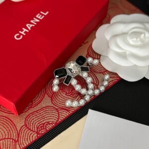 Chanel Brooch NO:C430-XZ Material:copper