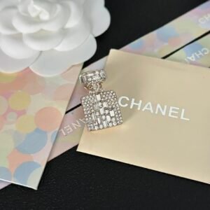 Chanel Brooch NO:C302-XZ Material:copper