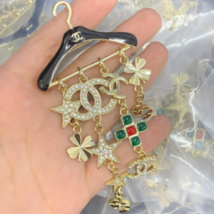 Chanel Brooch NO:Y195636 Material:copper+18k gold