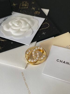Chanel Brooch NO:C382-XZ Material:copper