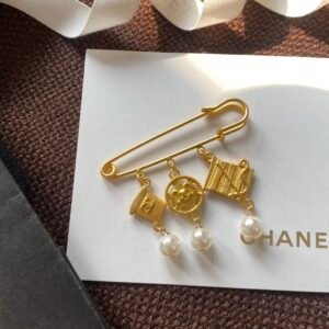 Chanel Brooch NO:C479-XZ Material:copper
