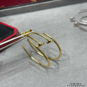 Cartier Earring NO:KN128794-1 Material:V Gold
