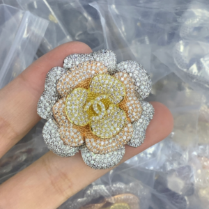 Chanel Brooch NO:Y195569 Material:copper+18k gold
