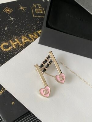 Chanel Brooch NO:C098-XZ Material:copper