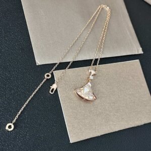 Bvlgari Necklace NO:JYB919 Material:copper