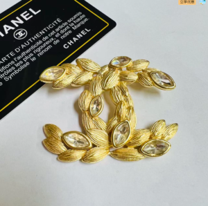 Chanel Brooch NO:YWFK-011 Material:Zinc Alloy
