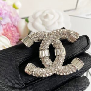 Chanel Brooch NO:C154-XZ Material:copper