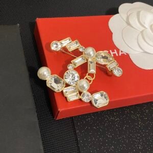Chanel Brooch NO:C326-XZ Material:copper
