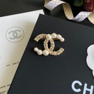 Chanel Brooch NO:C247-XZ Material:copper