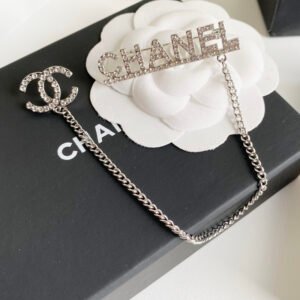 Chanel Brooch NO:C190 silver Material:copper