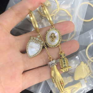 Alexander mcqueen Earring NO:Y171801 Material:copper+18k gold