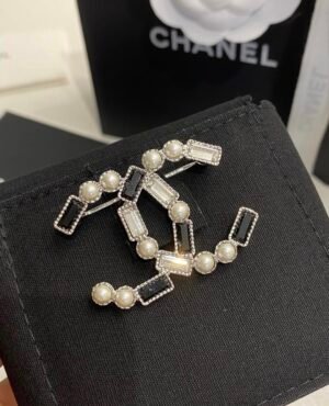Chanel Brooch NO:C384-XZ Material:copper