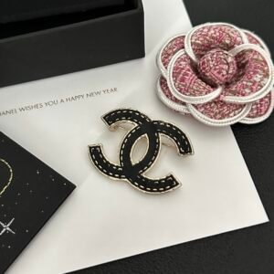 Chanel Brooch NO:C244-XZ Material:copper