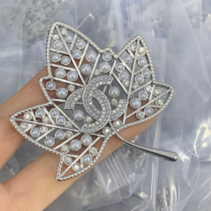 Chanel Brooch NO:Y196999 Material:copper+18k gold